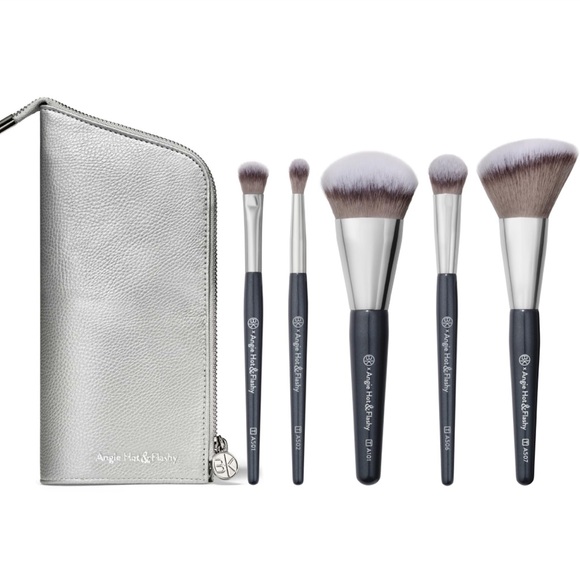 BK Beauty Other - New in box BK BEAUTY BRUSHES - ANGIE HOT & FLASHY Travel Brush Set With Pouch